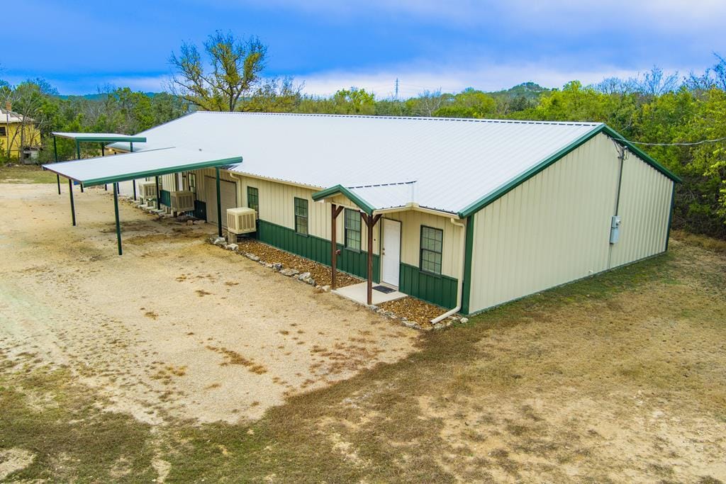315 Roy St, Kerrville, TX à vendre Photo principale– Image 1 sur 16