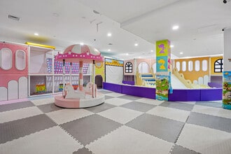 6002-6020 3rd Ave, Brooklyn, NY à louer Photo intérieure– Image 1 sur 14