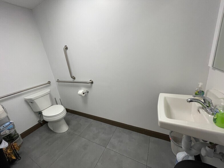 36-18 Main St, Flushing, NY à vendre - Photo intérieure – Image 3 sur 19