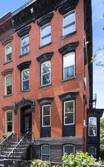 24 W Hamilton Pl, Jersey City, NJ à vendre - Photo de l’immeuble – Image 2 sur 26
