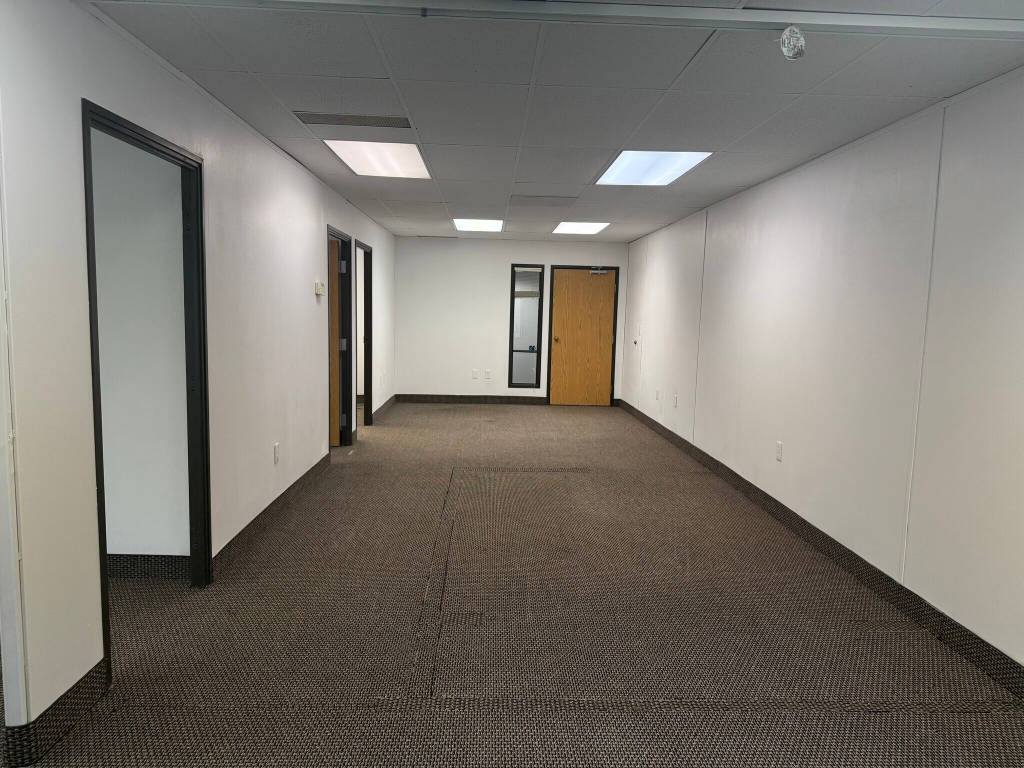28200 Orchard Lake Rd, Farmington Hills, MI à louer Photo intérieure– Image 1 sur 8