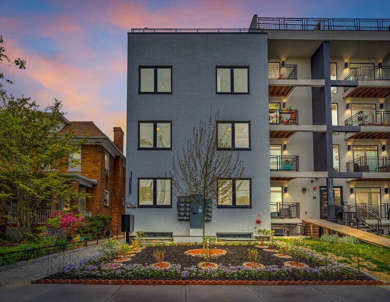 1103 Fern St NW, Washington, DC à vendre - Photo de l’immeuble – Image 3 sur 57