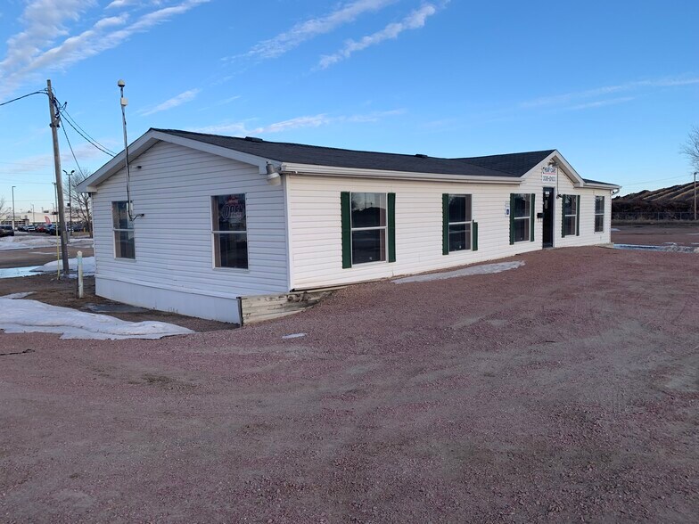 4004 W 12th St, Sioux Falls, SD à louer - Photo de l’immeuble – Image 2 sur 12