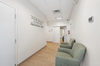 100 Village Square Crossings, Palm Beach Gardens, FL à louer Photo intérieure– Image 2 sur 9