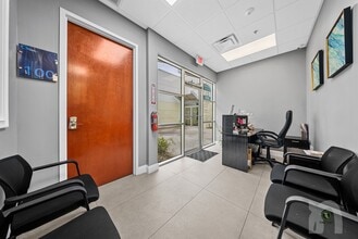 8810 Commodity Cir, Orlando, FL à louer Photo intérieure– Image 1 sur 3