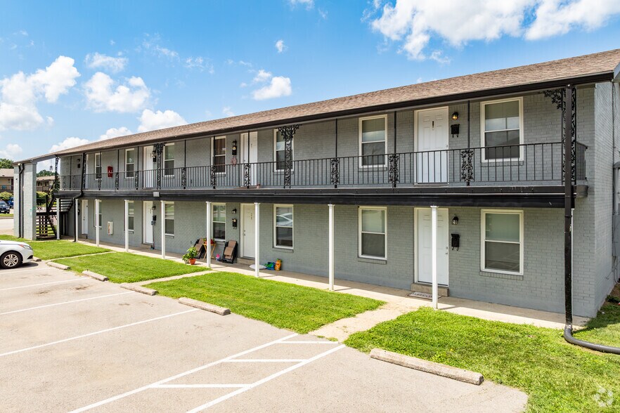 1630-1634 Greentree Blvd, Clarksville, IN à vendre - Photo principale – Image 1 sur 16