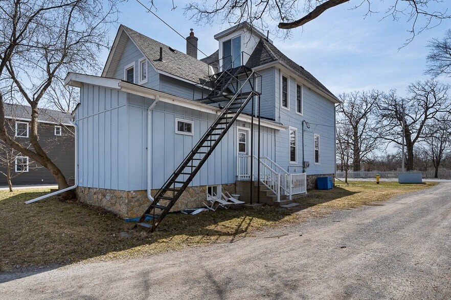 18 Oak St, Kawartha Lakes, ON à vendre - Photo de l’immeuble – Image 3 sur 10