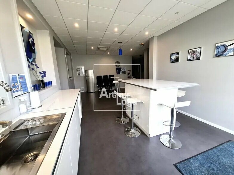 Bureau dans Limoges-Fourches à louer - Photo de l’immeuble – Image 1 sur 4