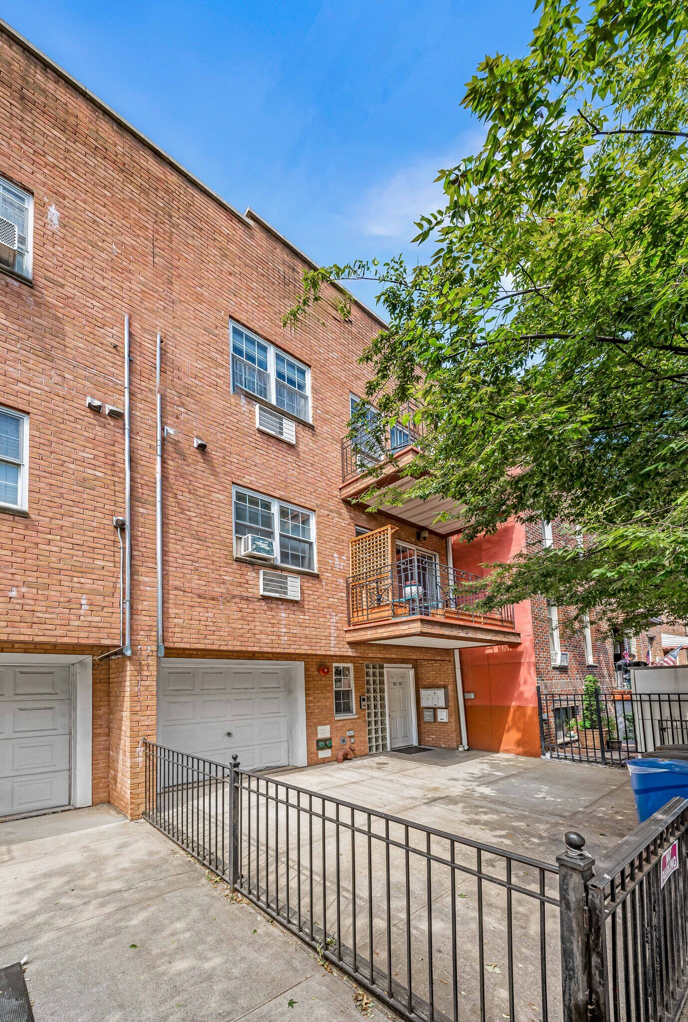 3530 10th St, Astoria, NY à vendre Photo principale– Image 1 sur 10