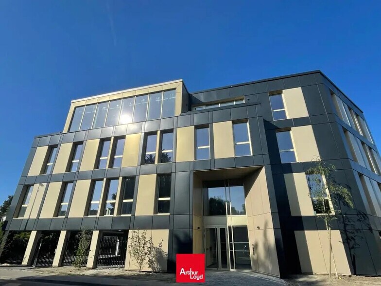 Bureau dans Marcq-en-Baroeul à louer - Photo de l’immeuble – Image 2 sur 15