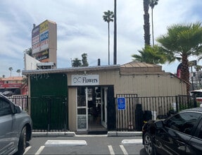 5301 W Sunset Blvd, Los Angeles, CA à louer Photo de l’immeuble– Image 2 sur 7