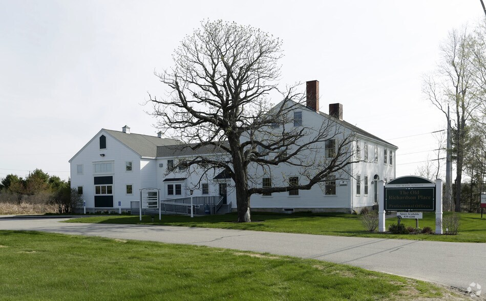 510 Main St, Gorham, ME à louer - Photo de l’immeuble – Image 2 sur 32
