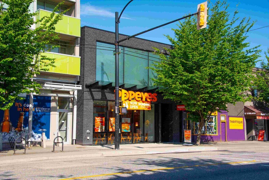 4413 Main St, Vancouver, BC à vendre - Photo de l’immeuble – Image 1 sur 6