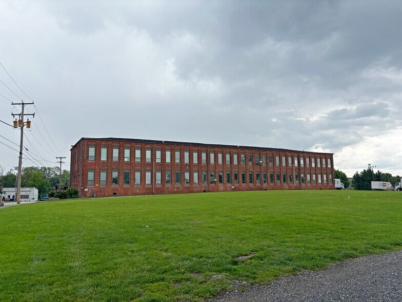 41 Monarch St, Littlestown, PA à vendre - Photo de l’immeuble – Image 1 sur 1