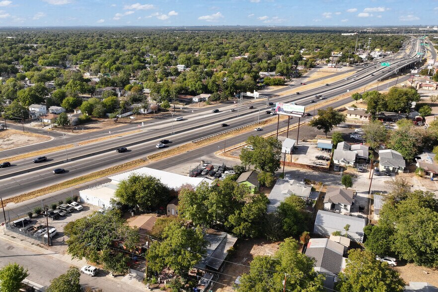 5220 Interstate Highway 35 S, San Antonio, TX à vendre - Photo de l’immeuble – Image 3 sur 26