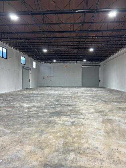 7975-7985 W 20th Ave, Hialeah, FL à louer - Photo de l’immeuble – Image 3 sur 9