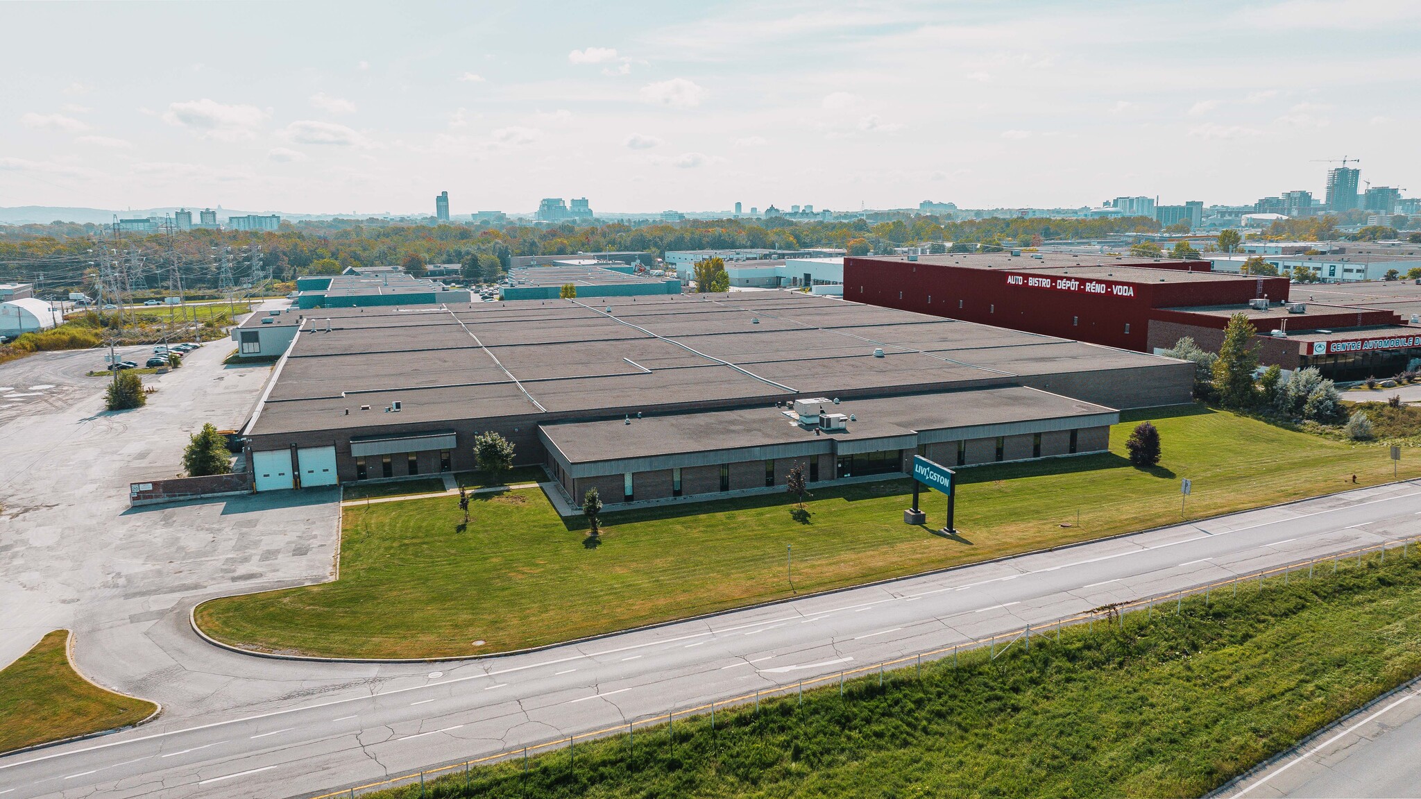 1616 Sud Laval (A-440) Desste O, Laval, QC à louer Photo de l’immeuble– Image 1 sur 9