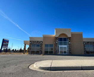 Plus de détails pour 2829 26 Ave N, Lethbridge, AB - Local commercial à louer