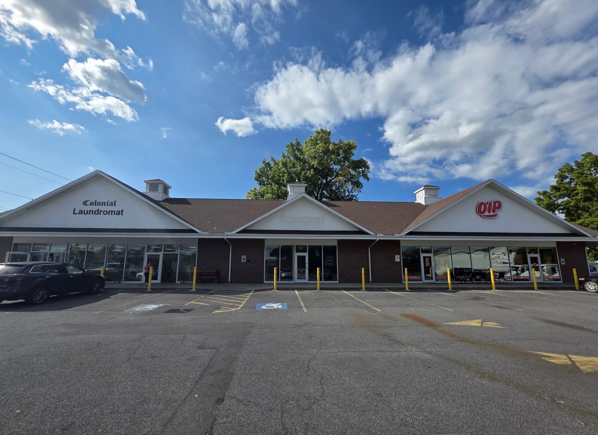 408 Oswego St, Liverpool, NY à louer Photo de l’immeuble– Image 1 sur 23