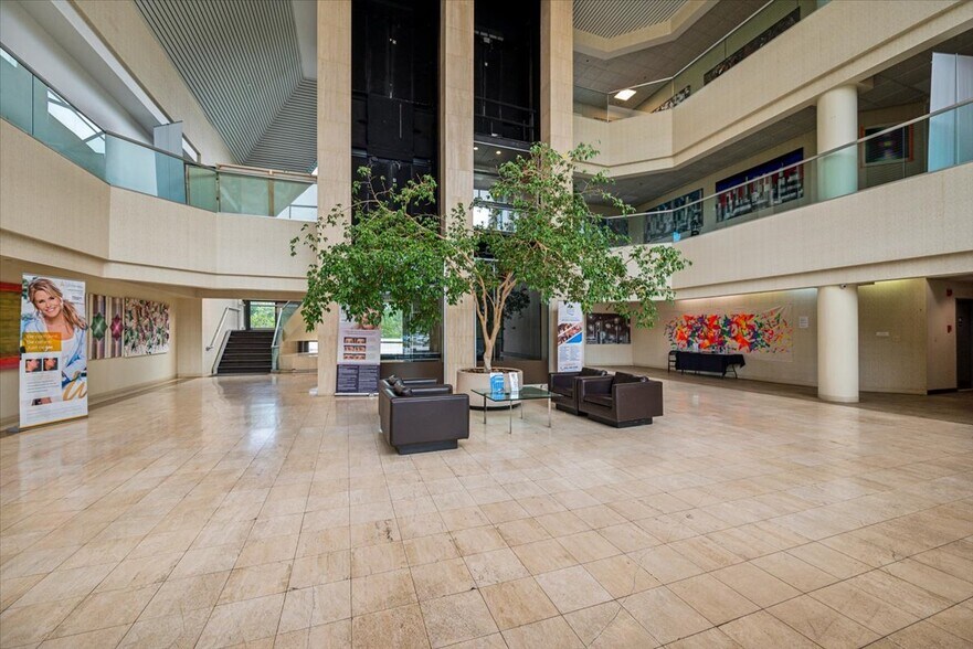 1465 State Route 31 S, Annandale, NJ à vendre - Photo de l’immeuble – Image 3 sur 20