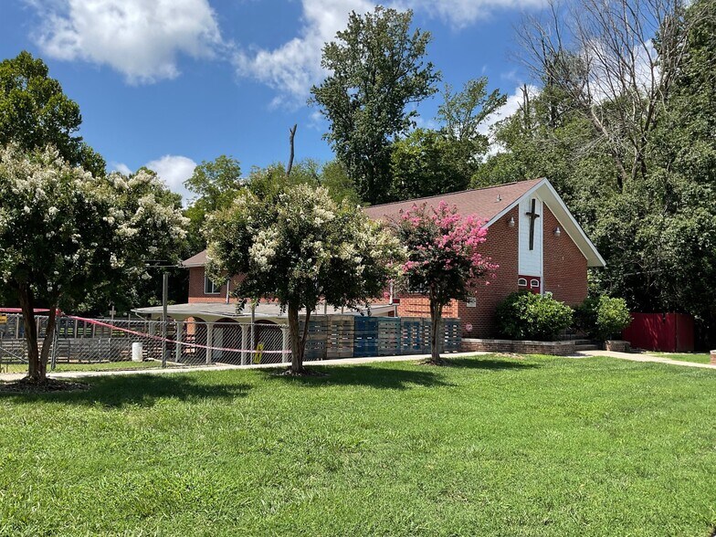1852 Liberty St, Durham, NC à vendre - Photo de l’immeuble – Image 2 sur 21