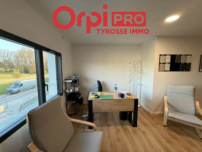 Bureau dans Tosse à louer - Photo de l’immeuble – Image 2 sur 4