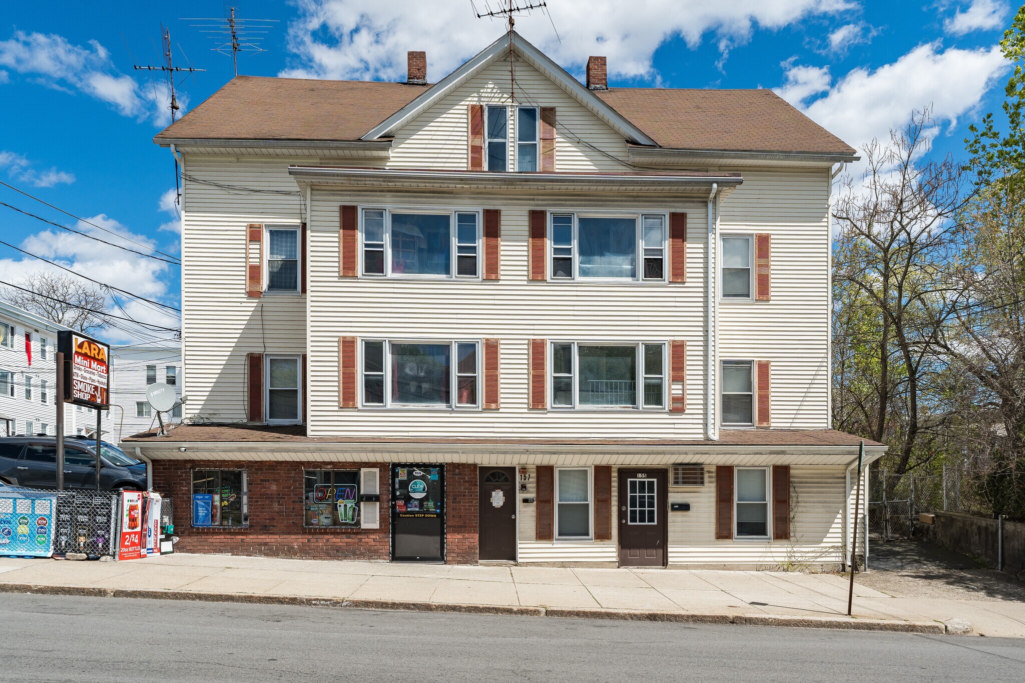 155-159 Rathbun St, Woonsocket, RI à vendre Photo principale– Image 1 sur 4