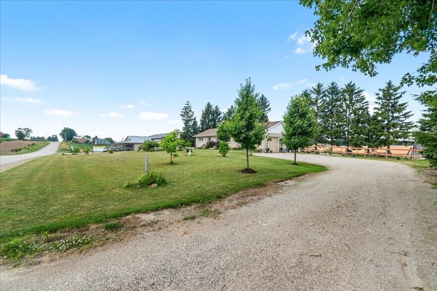 383731 Salford Rd, Salford, ON à vendre - Photo de l’immeuble – Image 3 sur 20