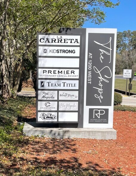 1200 W Causeway Approach, Mandeville, LA à louer - Photo de l’immeuble – Image 2 sur 7