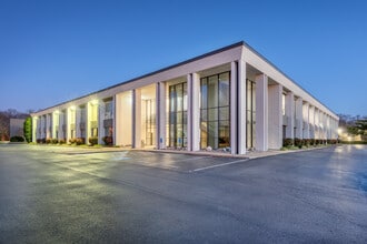 6350 Center Dr, Norfolk, VA à louer Photo de l’immeuble– Image 1 sur 5