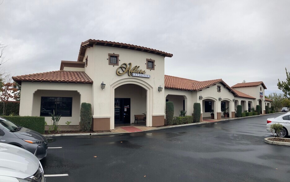 9450 Ming Ave, Bakersfield, CA à louer - Photo de l’immeuble – Image 1 sur 6