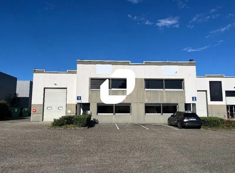 Bureau dans Décines-Charpieu à louer - Photo de l’immeuble – Image 3 sur 32