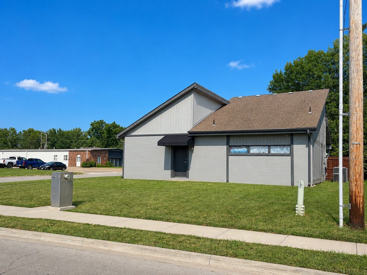 901 E Loula St, Olathe, KS à louer Photo de l’immeuble– Image 1 sur 4