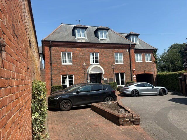 High St, Ascot à louer - Photo de l’immeuble – Image 3 sur 7