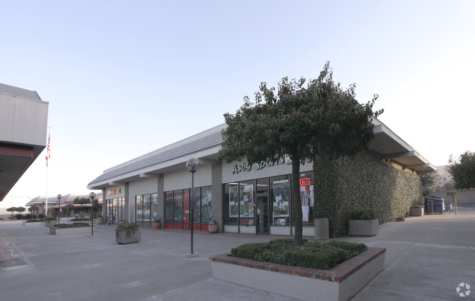 450 N Capitol Ave, San Jose, CA à louer - Photo de l’immeuble – Image 2 sur 14