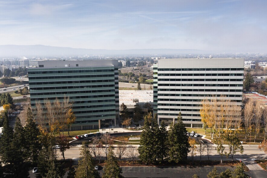 3975 Freedom Cir, Santa Clara, CA à louer - Photo de l’immeuble – Image 2 sur 11