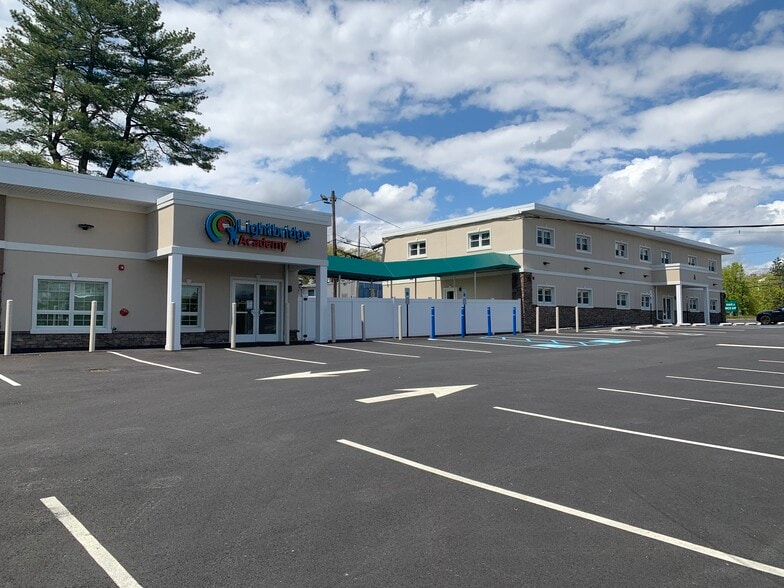 100 Rt 46 East, Mountain Lakes, NJ à louer - Photo de l’immeuble – Image 3 sur 10