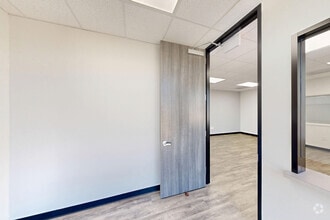 2323 S Houston Ave, Humble, TX à louer Numérisation 3D Matterport– Image 1 sur 7