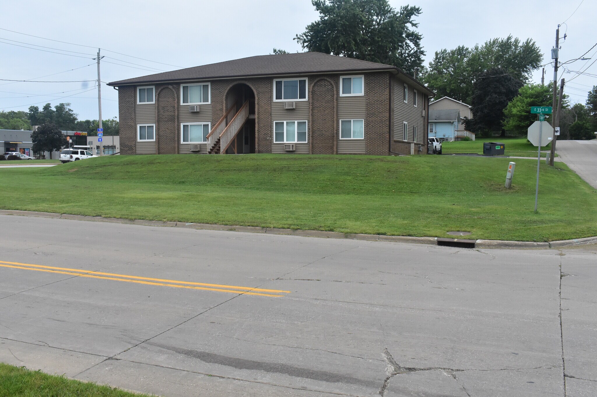 3274 E Euclid Ave, Des Moines, IA à vendre Photo de l’immeuble– Image 1 sur 18