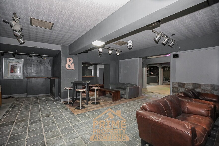 12-14 Cross Shore St, Greenock à vendre - Photo de l’immeuble – Image 2 sur 27