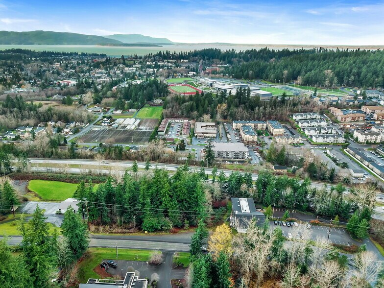 750 Samish Way, Bellingham, WA à vendre - Photo de l’immeuble – Image 2 sur 15