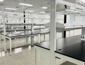 1280 Rancho Conejo Blvd, Thousand Oaks, CA à louer Photo intérieure– Image 2 sur 6