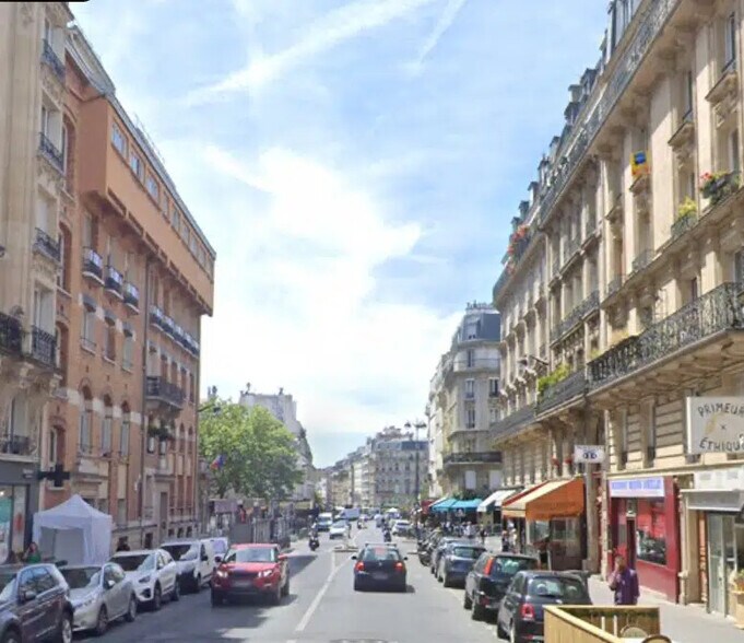 Local commercial dans Paris à louer - Photo de l’immeuble – Image 2 sur 4