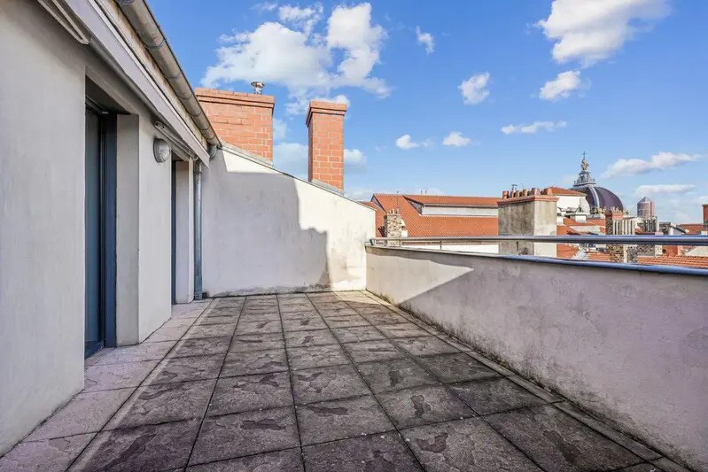 Bureau dans Lyon à louer - Photo de l’immeuble – Image 2 sur 24