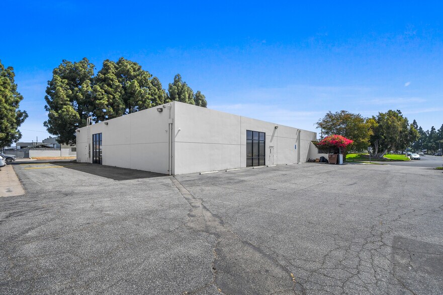 10703 Progress Way, Cypress, CA à vendre - Photo de l’immeuble – Image 3 sur 15