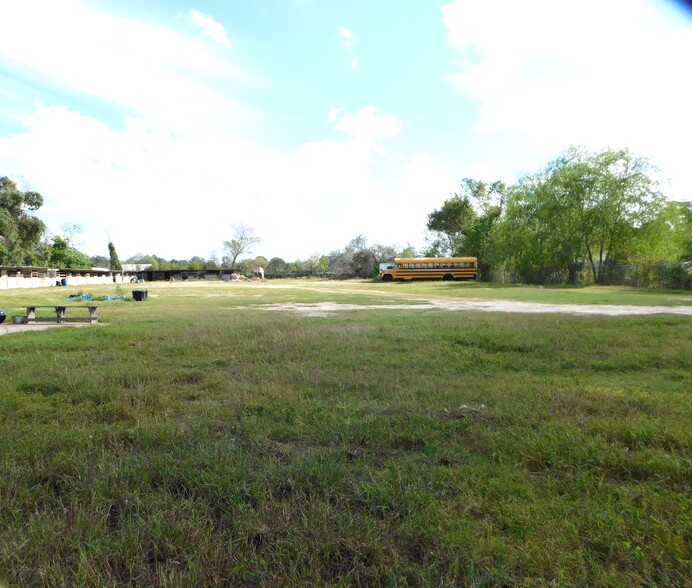 9800 Hirsch Rd, Houston, TX à vendre - Photo de l’immeuble – Image 2 sur 8