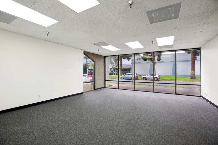 12753 Moore St, Cerritos, CA à louer - Photo de l’immeuble – Image 3 sur 6