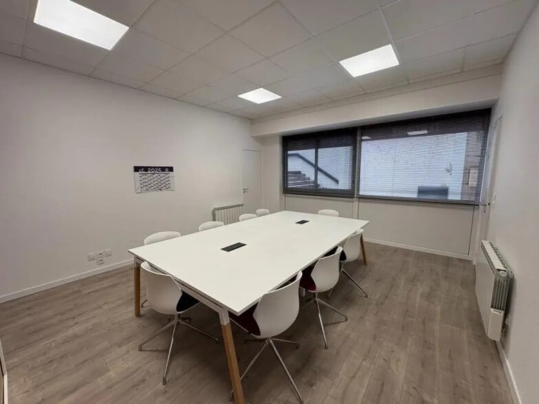 Local commercial dans Roanne à louer - Photo de l’immeuble – Image 1 sur 4