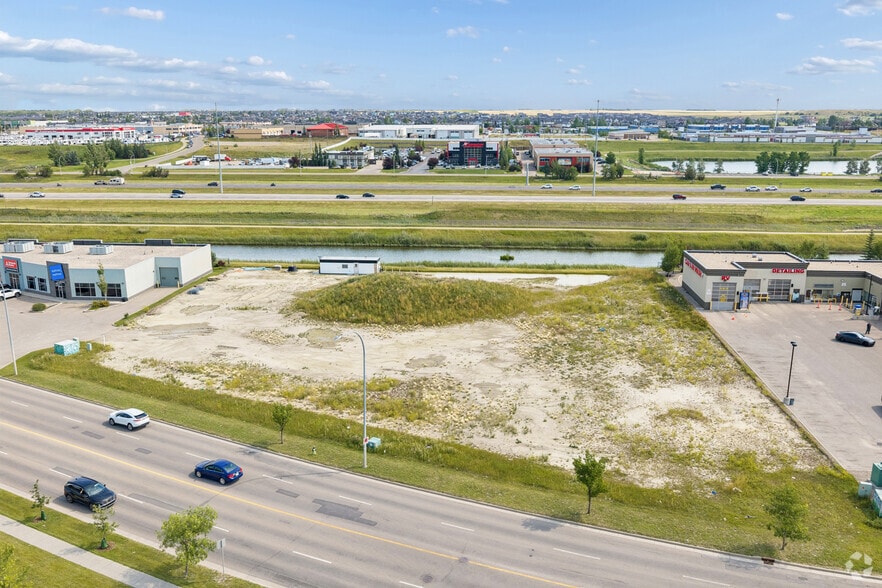 2934-2942 Main St S, Airdrie, AB à louer - Photo principale – Image 1 sur 4