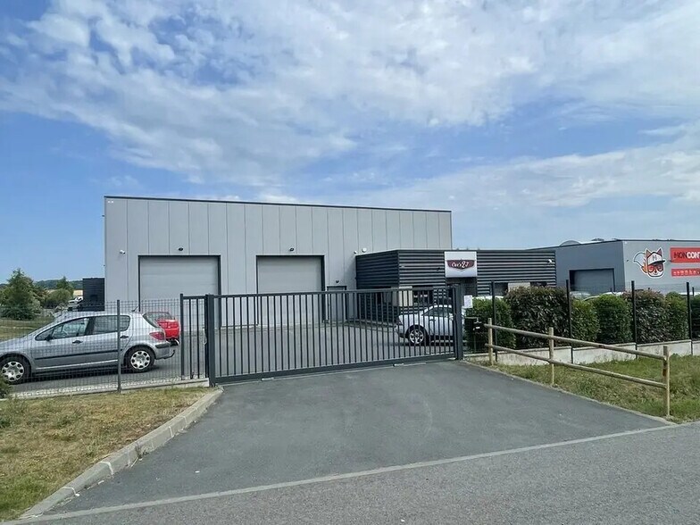 Bureau dans Ranville à louer - Photo de l’immeuble – Image 2 sur 9